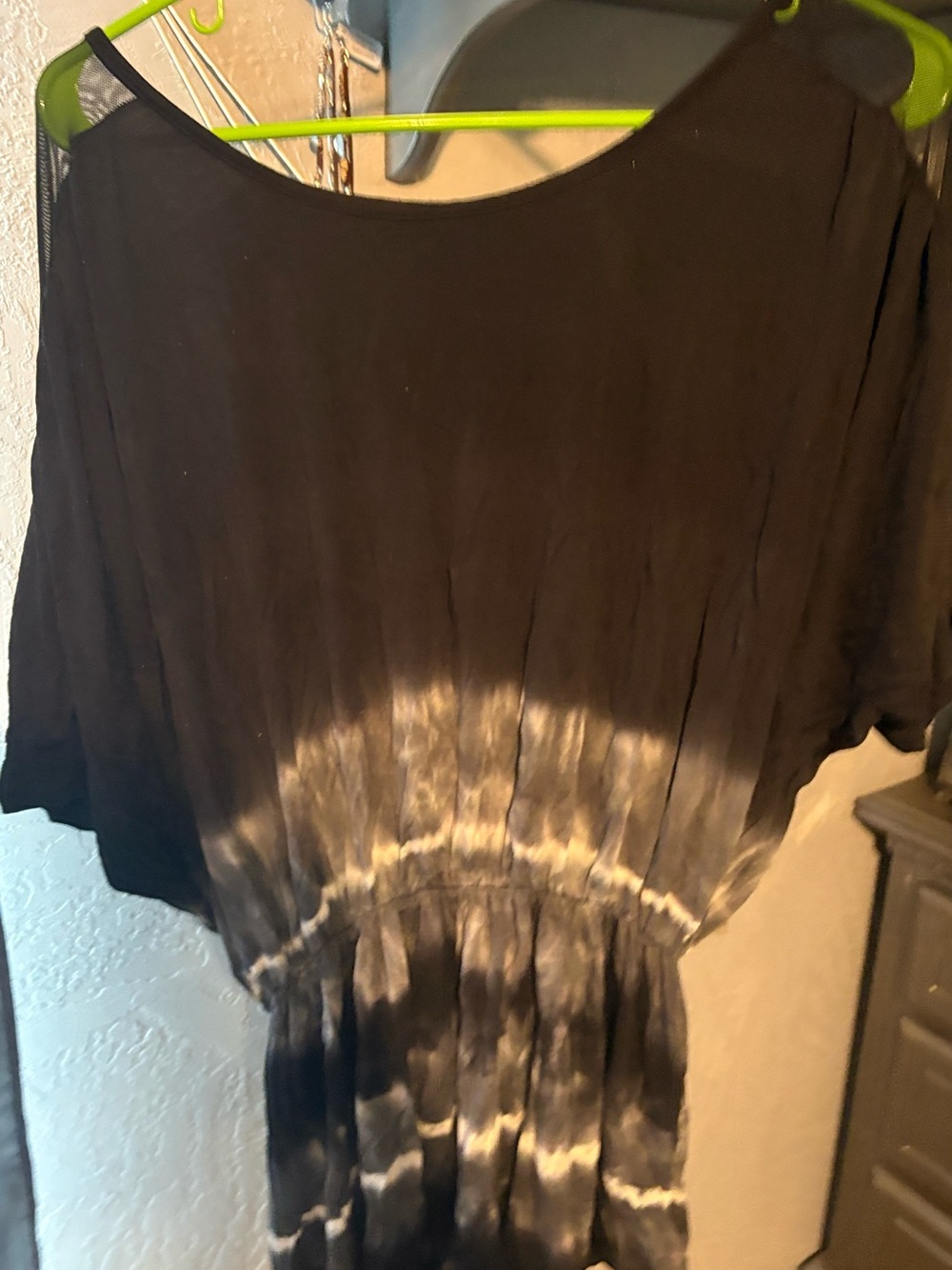 Women’s Size Large Shirt